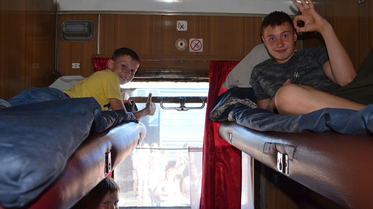 Діти загиблих учасників АТО з Дніпропетровщини поїхали на відпочинок до Польщі 