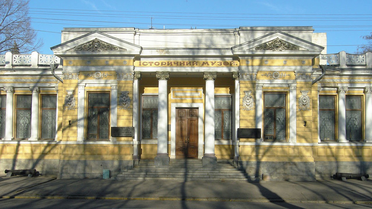 Суд у Дніпрі визнав незаконним призначення директоркою історичного музею Юлії Піщанської                                                               