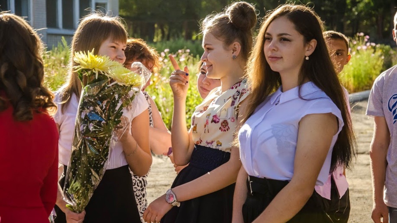 У школах Дніпропетровщини лунають останні дзвоники: в області понад 17 тисяч випускників
