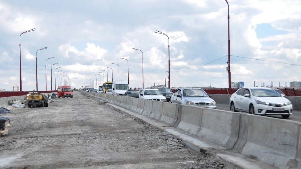 Прокуратура області заявляє, що перевіряє ймовірне привласнення бюджетних коштів на ремонті Нового мосту в Дніпрі