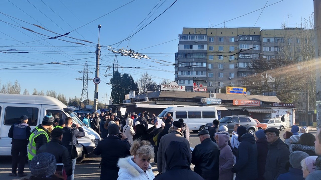 У Дніпрі мешканці лівого берега знову перекрили Донецьке шосе, протестуючи проти здорожчання опалення