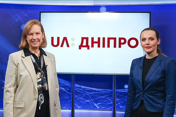 Тимчасова повірена у справах США в Україні Крістіна Квін дала ексклюзивне інтерв’ю Суспільне Дніпро 