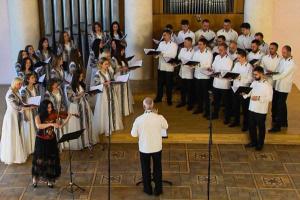UA: ДНІПРО покаже концерт Хмельницького академічного муніципального камерного хору «Народна пісня»